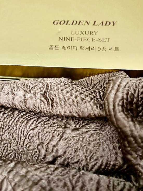 Other - GOLDEN LADY Luxury Nine-Piece Set -